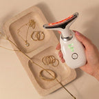 Ovey LED face and neck massager – detail view 7